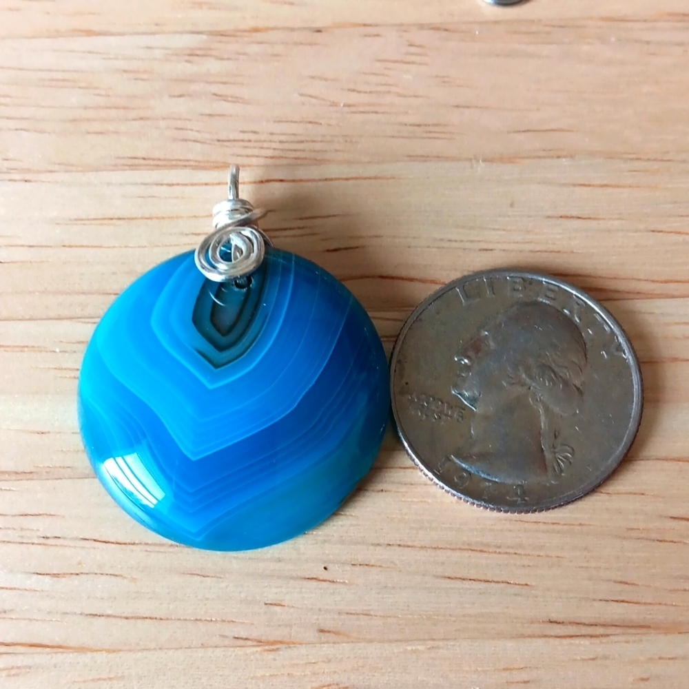 Banded Agate Pendant Necklace - Picture 3 of 3